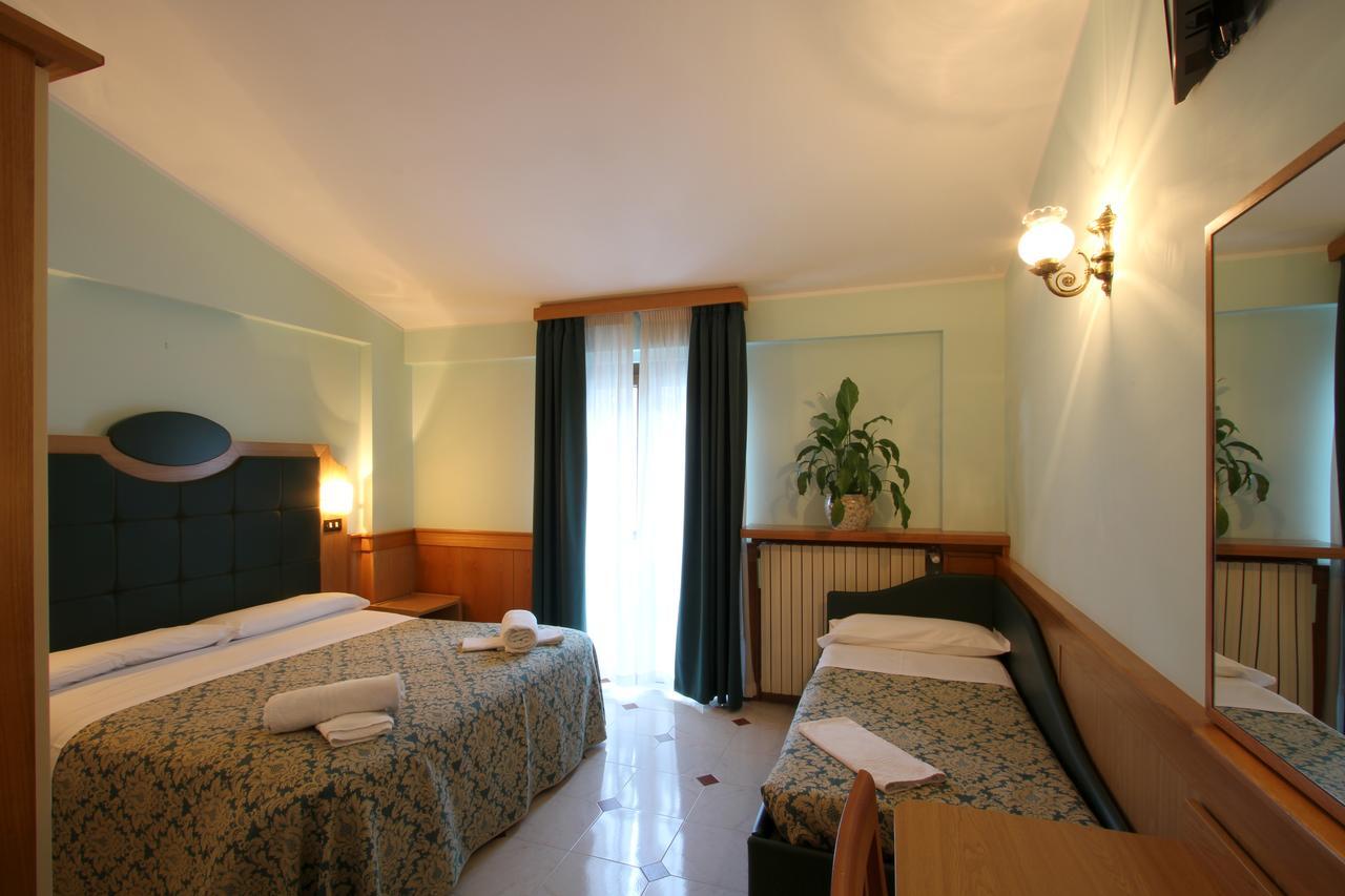 Hotel Il Vecchio Pescatore Villetta Barrea Exterior foto